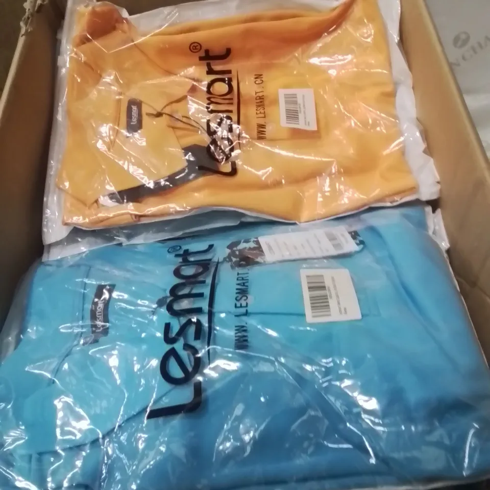 BOX CONTAINING LARGE AMOUNT OF BRAND NEW LESMART POLO SHIRTS [COLOURS VARY]