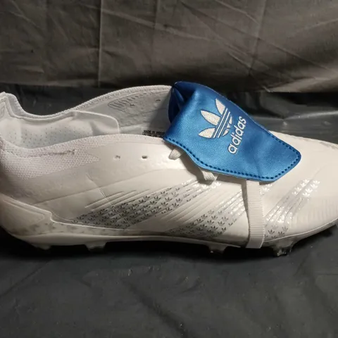 UNBOXED PAIR OF ADIDAS PREDATOR FOOTBALL BOOTS –UK SIZE 10.5