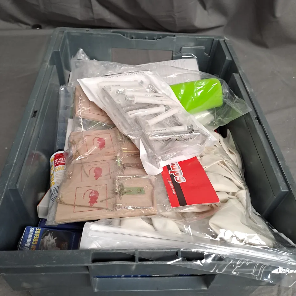 TOTE OF APPROX 20 HOUSEHOLD ITEMS TOO INCLUDE BALLOONS , NOTEPADS , GREASE