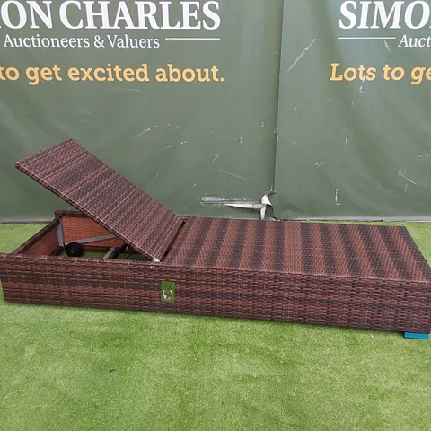 DESIGNER MANUAL ADJUSTABLE SUNLOUNGER IN CHOCOLATE MIX RATTAN