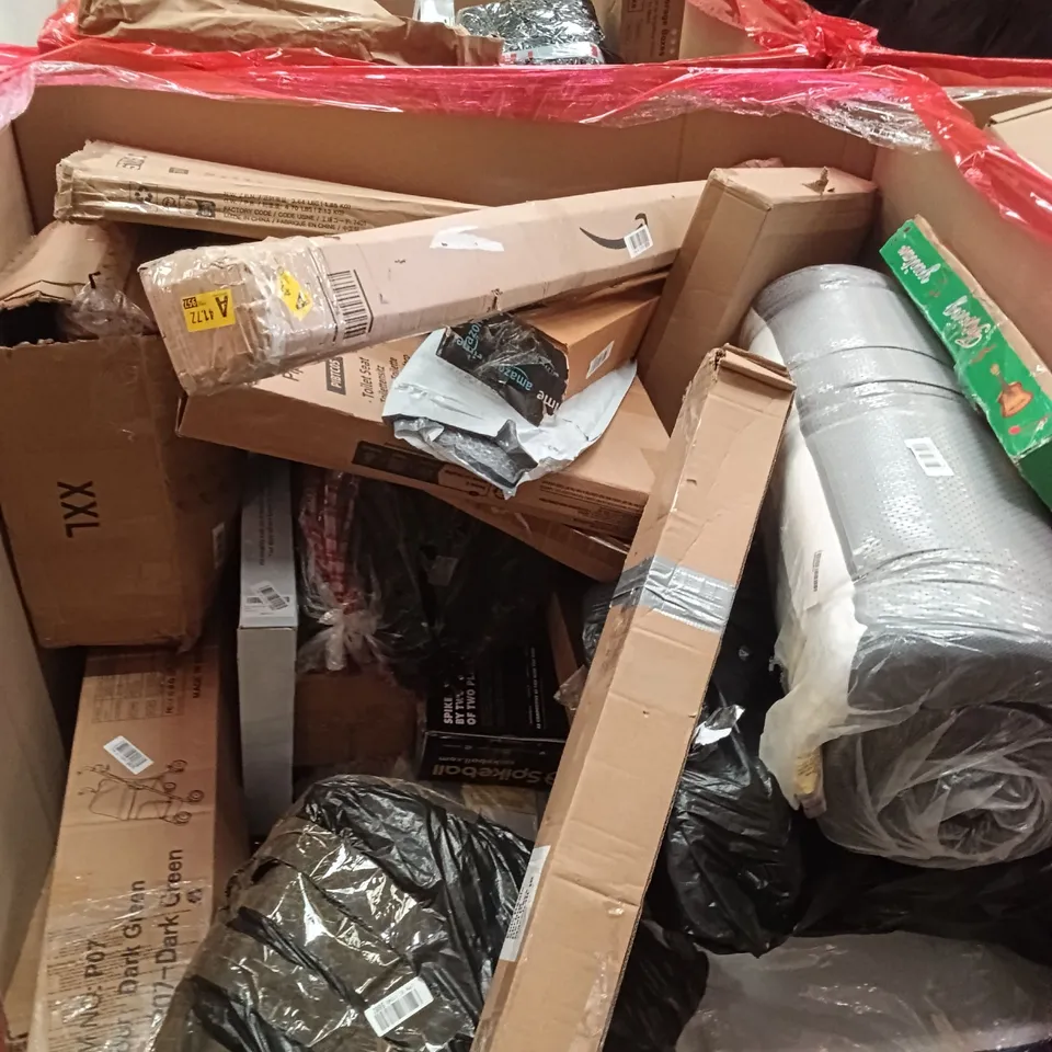 PALLET OF ASSORTED HOUSEHOLD GOODS AND PRODUCTS TO INCLUDE; DOG BEDS, PRAM, BOXED FURNITURE ETC