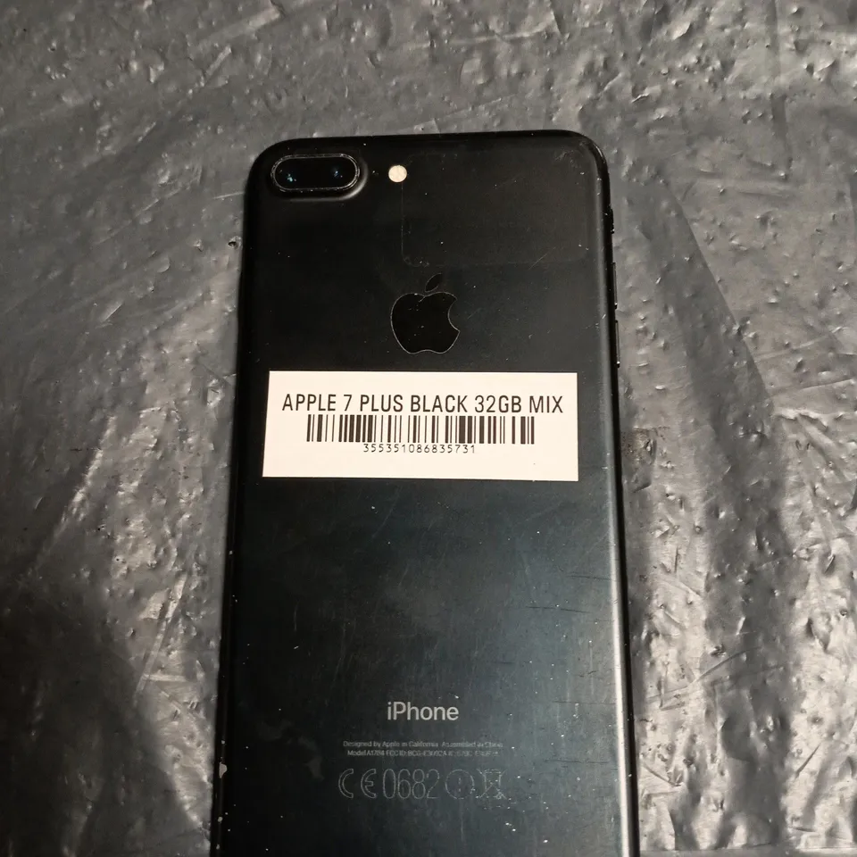 APPLE IPHONE 7 PLUS BLACK 32GB – BOXED WITH USB CHARGING CABLE