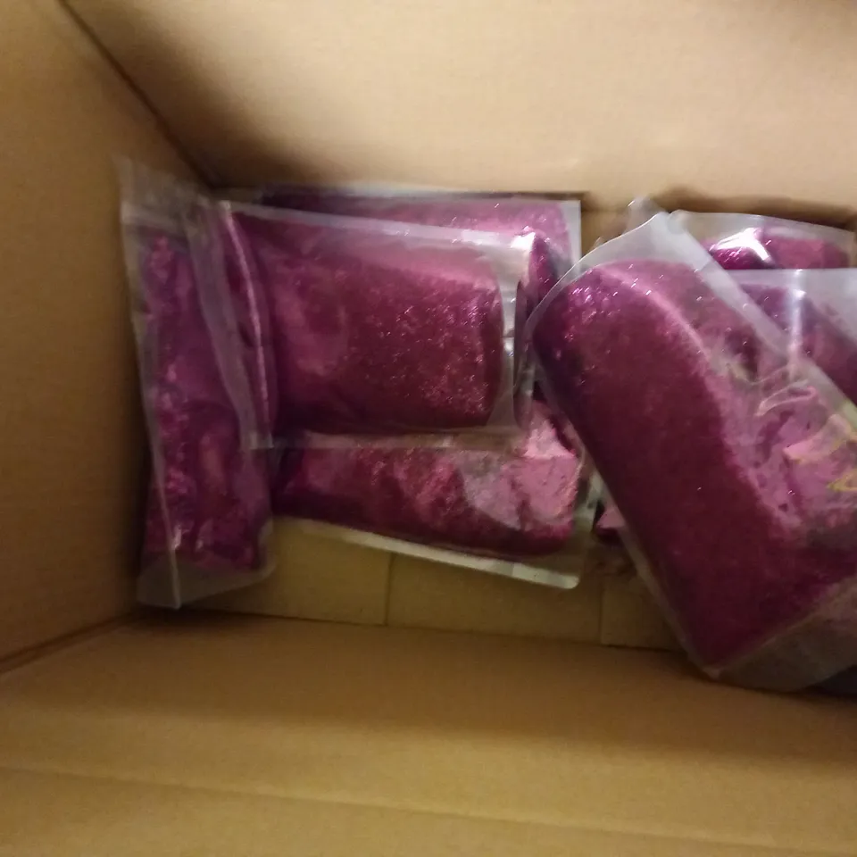 APPROXIMATELY 12 BAGS OF DECOR GLITTER IN DARK PINK - COLLECTION ONLY