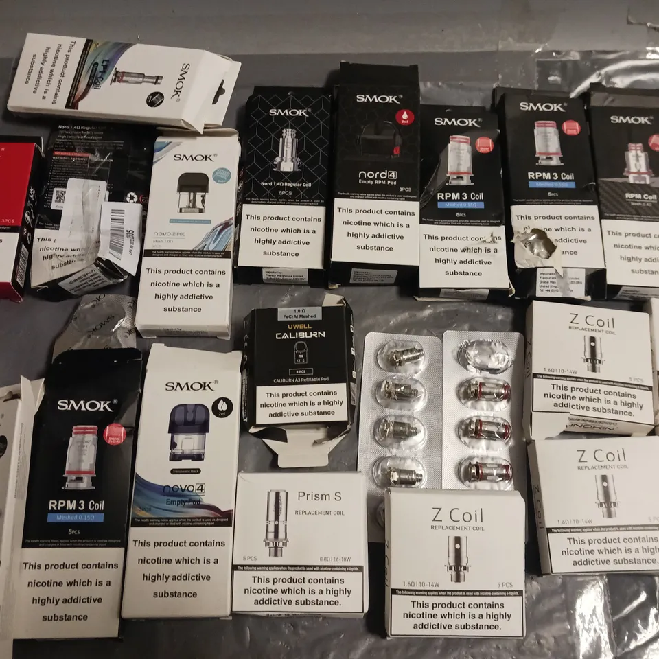 LOT OF ASSORTED E-CIG ACCESSORIES TO INCLUDE SMOK AND VOOPOO