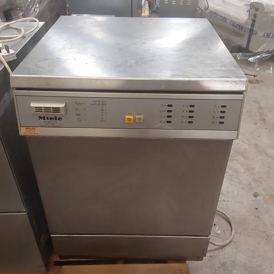 MIELE G7783 COMMERCIAL LABORATORY GLASSWASHER 