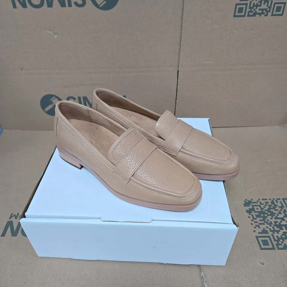 VIONIC WOMEN'S BEIGE PEBBLED LEATHER LOAFERS UK 6 BOXED