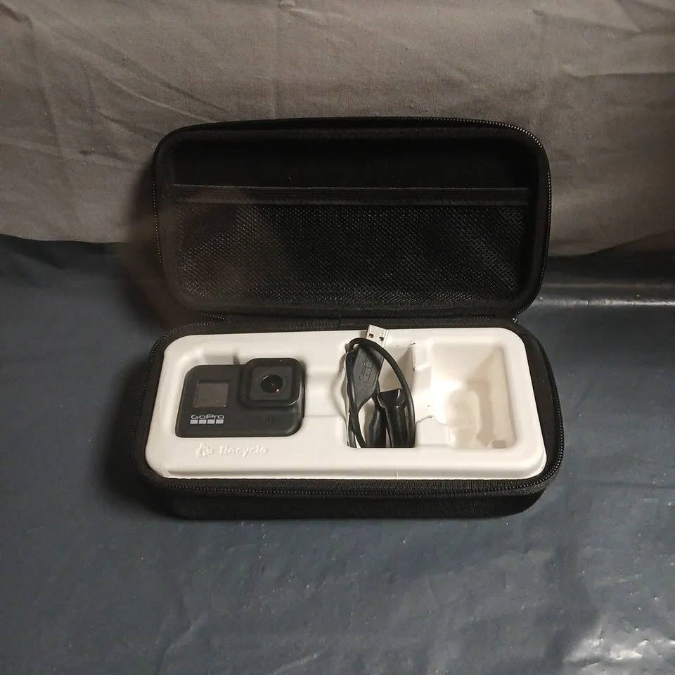 GOPRO HERO8 BLACK ACTION CAMERA WITH CASE