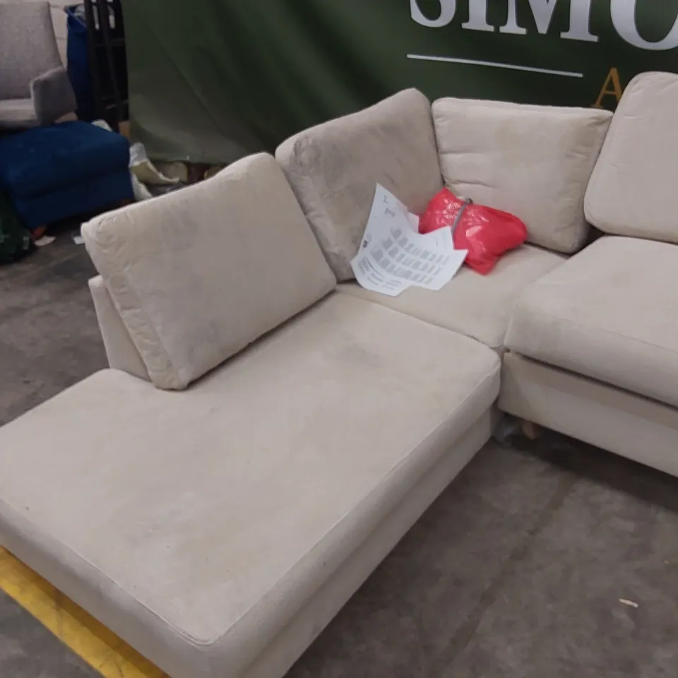 LOFTY LILLY UPHOLSTERED CORNER SOFA 
