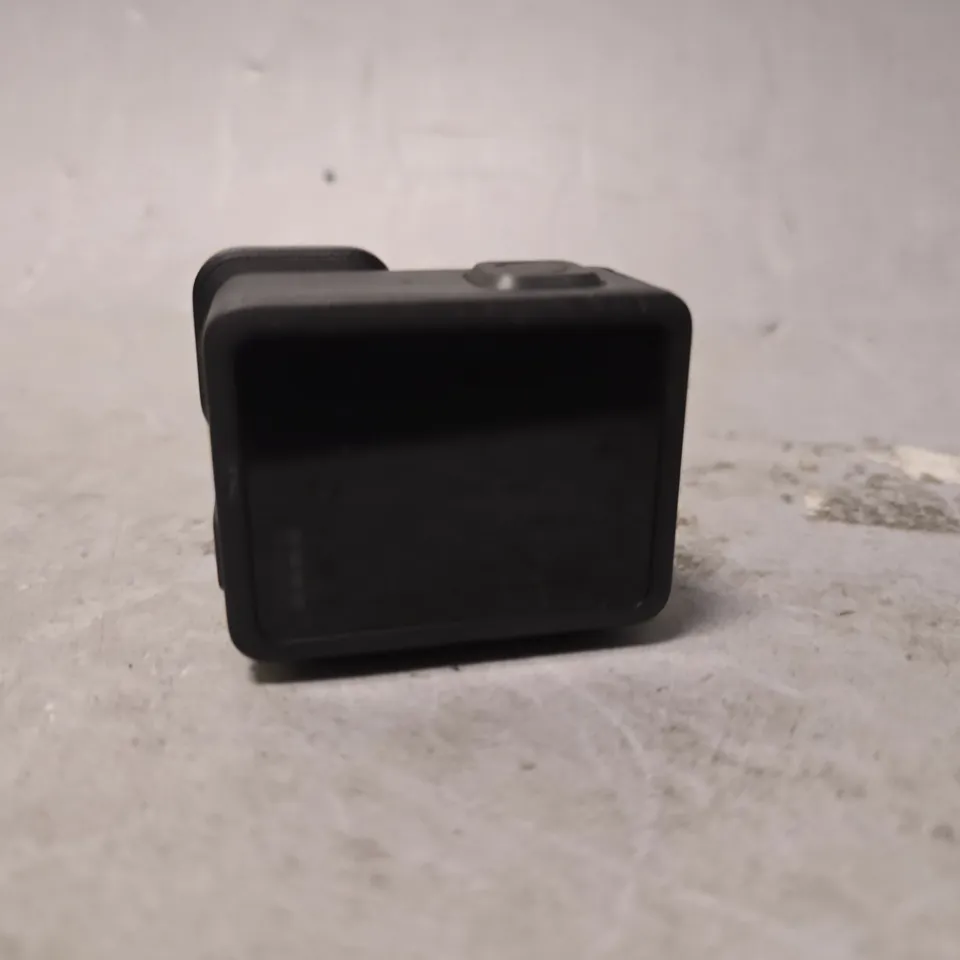 GOPRO HERO - COMPACT WATERPROOF ACTION CAMERA WITH 4K 