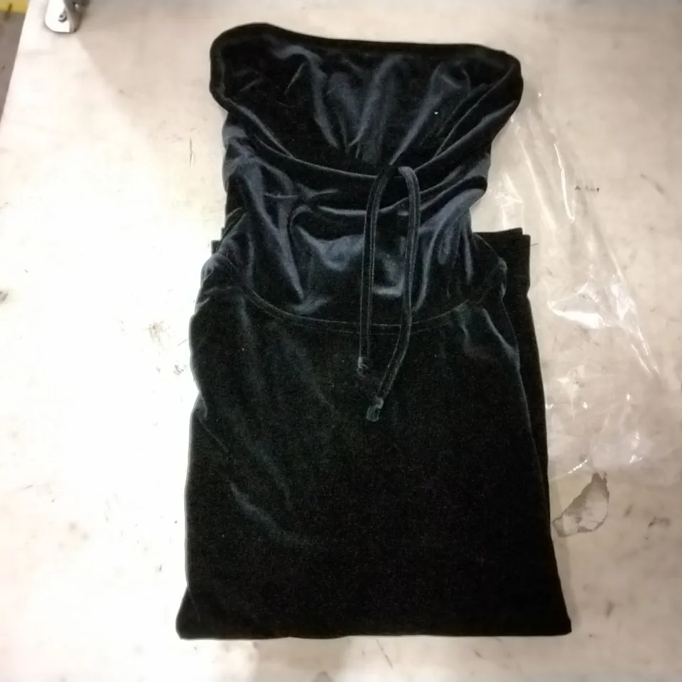 BOX OF APPROXIMATELY 15 WYNNE LOUNGE BLACK PULL OVER JUMPER SIZE LARGE 