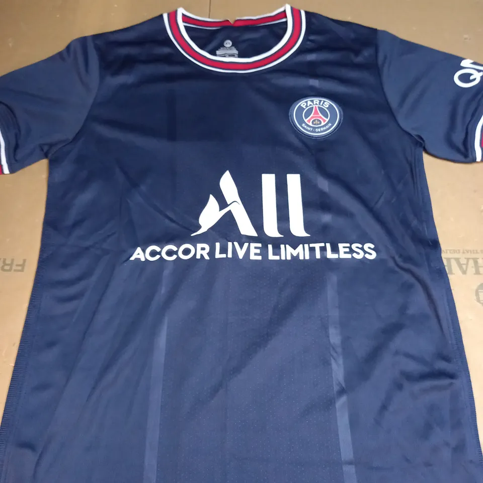 PSG FC FULL HOME KIT WITH MBAPPE 7 ON THE BACK SIZE XS