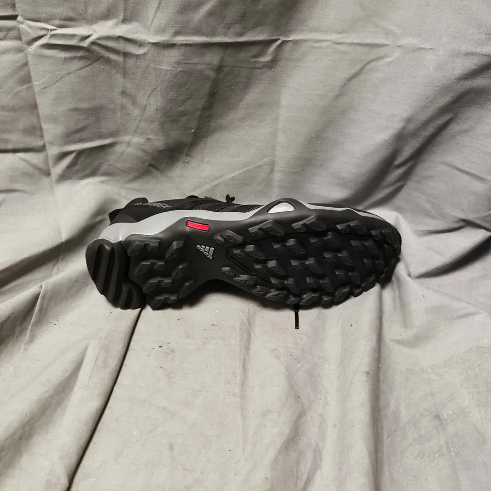 ADIDAS TERREX HIKING SHOES – BLACK/GRAY, MEN'S- SIZE 4