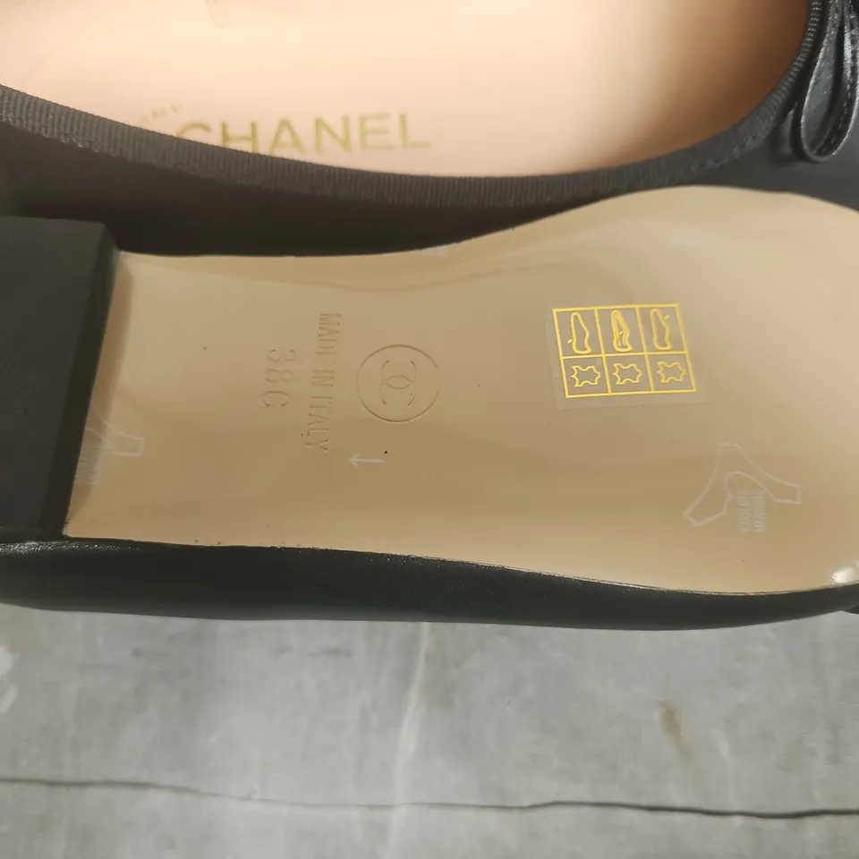 CHANEL BLACK LEATHER BALLET FLATS – UK 5.5 (EU 38)