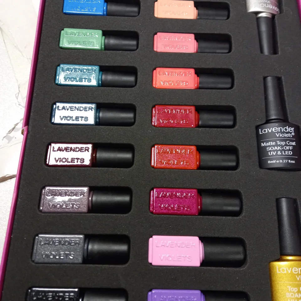 LAVENDER VIOLETS COLOUR YOUR LIFE GEL POLISH GIFT SET