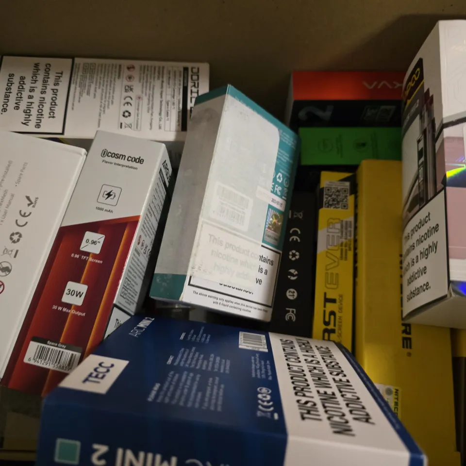 BOX OF APPROXIMATELY 18 ASSORTED E-CIGARETTES TO INCLUDE - VOOPOO , VAPORESSO , ASPIRE ETC