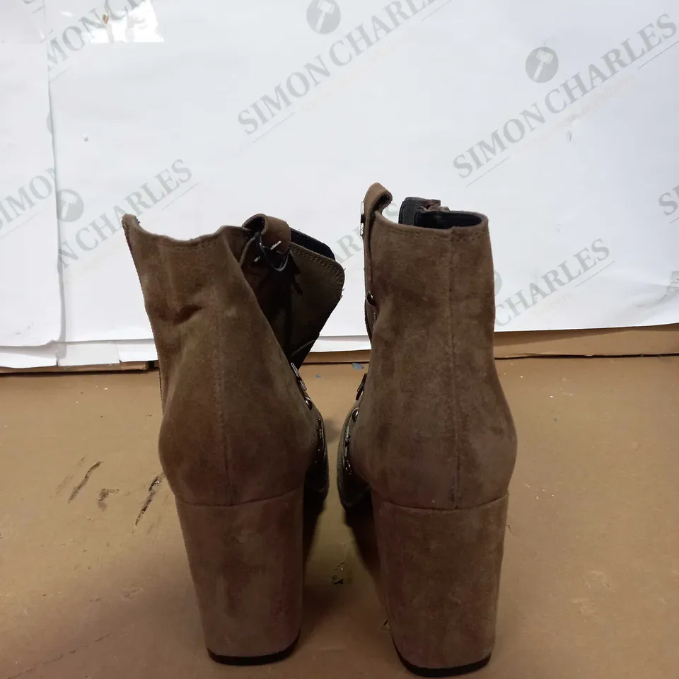 SKA SHOES BROWN HEELED BOOTS SIZE 38