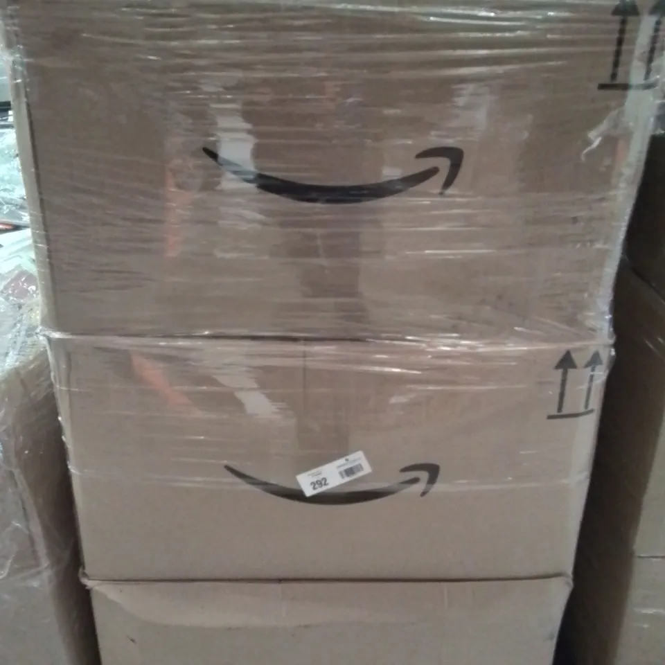 PALLET CONTAINING VERY LARGE AMOUNT OF VARIOUS PHONE CASES [MODELS AND MAKES VARY]