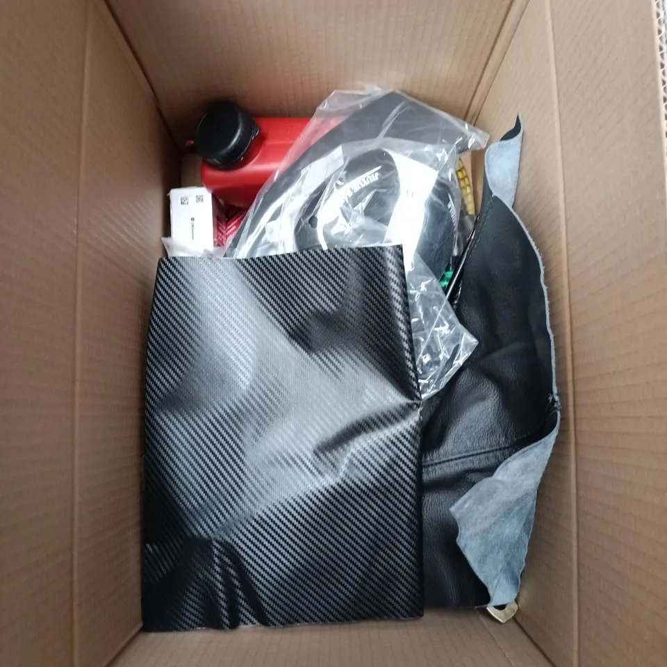 BOX OF APPROXIMATELY 20 ASSORTED AUTO RELATED ITEMS TO INCLUDE GOODYEAR FOLDING SUN REFLECTOR ETC