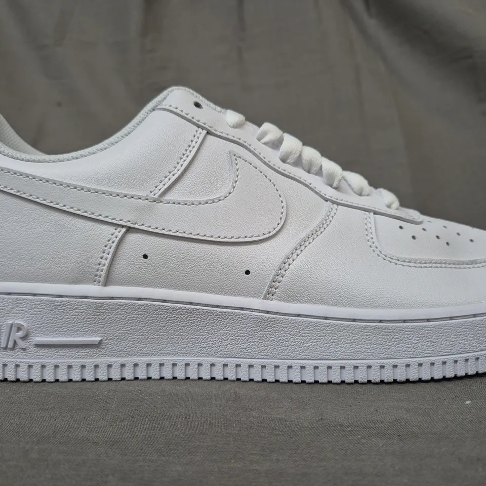 PAIR OF NIKE AIR FORCE 1 SHOES IN WHITE UK SIZE 10