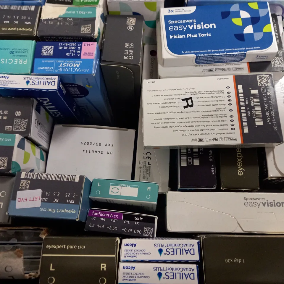 BOX OF APPROX 20 ASSORTED VISION CARE ITEMS TO INCLUDE - BIO TRUE SOLUTION - SPECSAVERS ORBA TORIC - EYEXPERT PURE CONTACT LENSES ETC