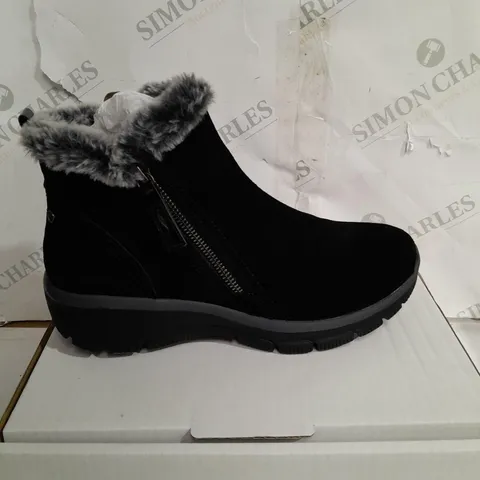 BOXED SKECHERS HIGH ZIP BOOTS, BLACK - SIZE 6