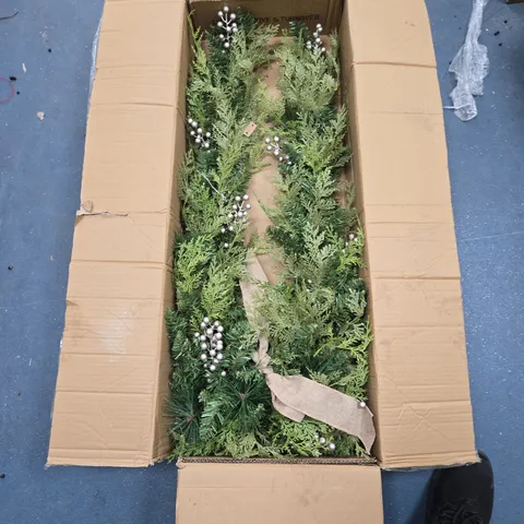 HESSIAN BOW AND CEDAR SWAG 180CM 