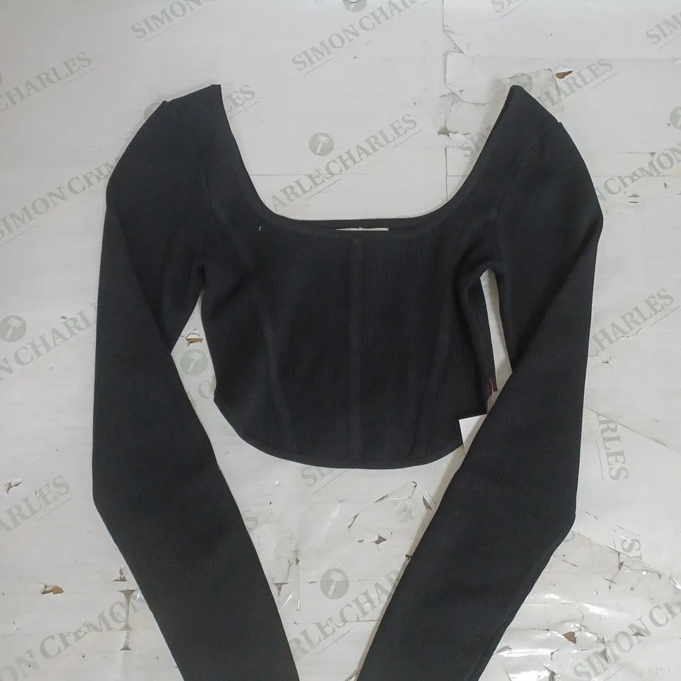 GLAMOROUS LONG SLEEVE FITTED TOP IN BLACK SIZE 10
