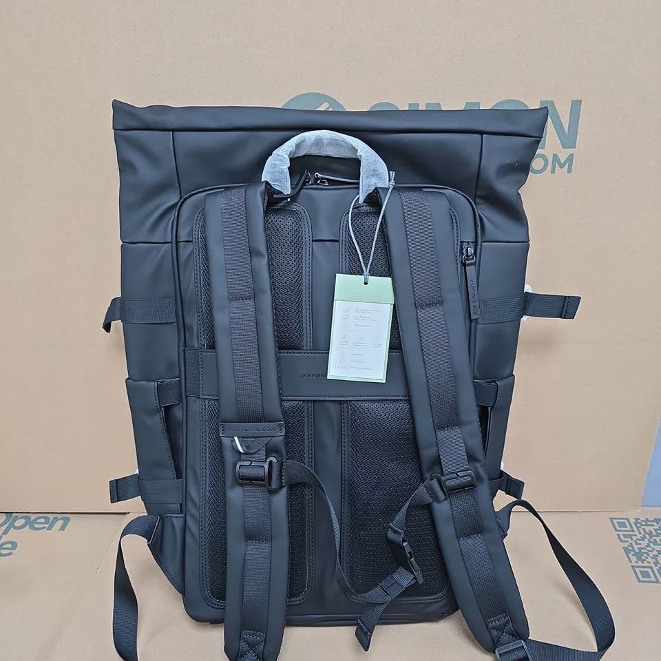 KAPTEN & SON HELSINKI PRO ALL BLACK BACKPACK