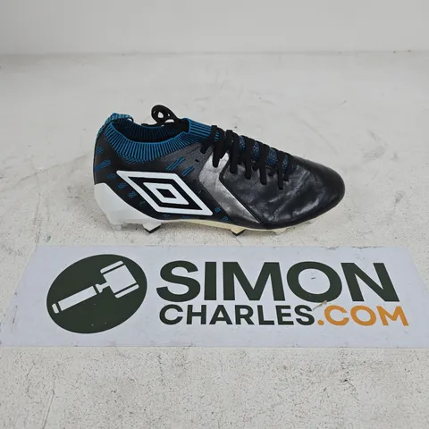 UNBOXED PAIR OF UMBRO MEDUS II ELITE FOOTBALL BOOTS IN BLACK - US 9