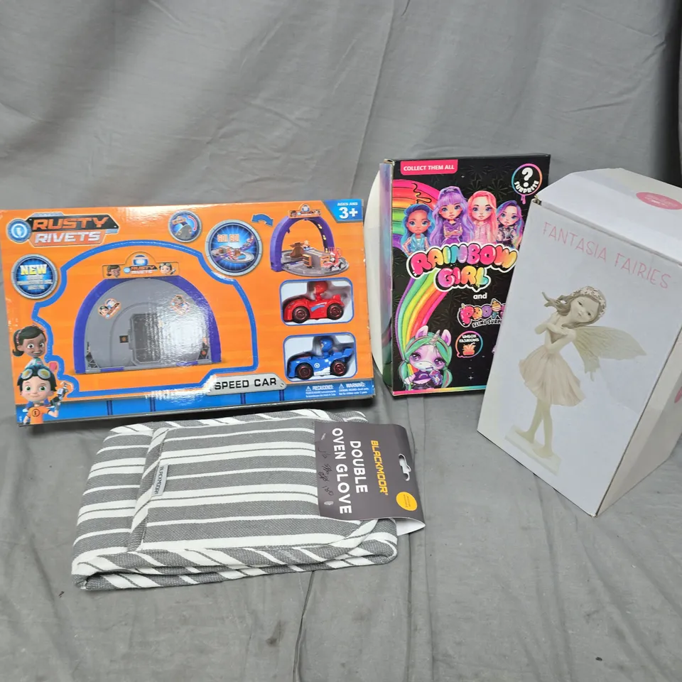 APPROXIMATELY 10 ASORTED ITEMS TO INCLUDE OVEN GLOVES, FANTASIA FARIES FIGURINE, RUSTY RIVETS SPEED CAR, ETC