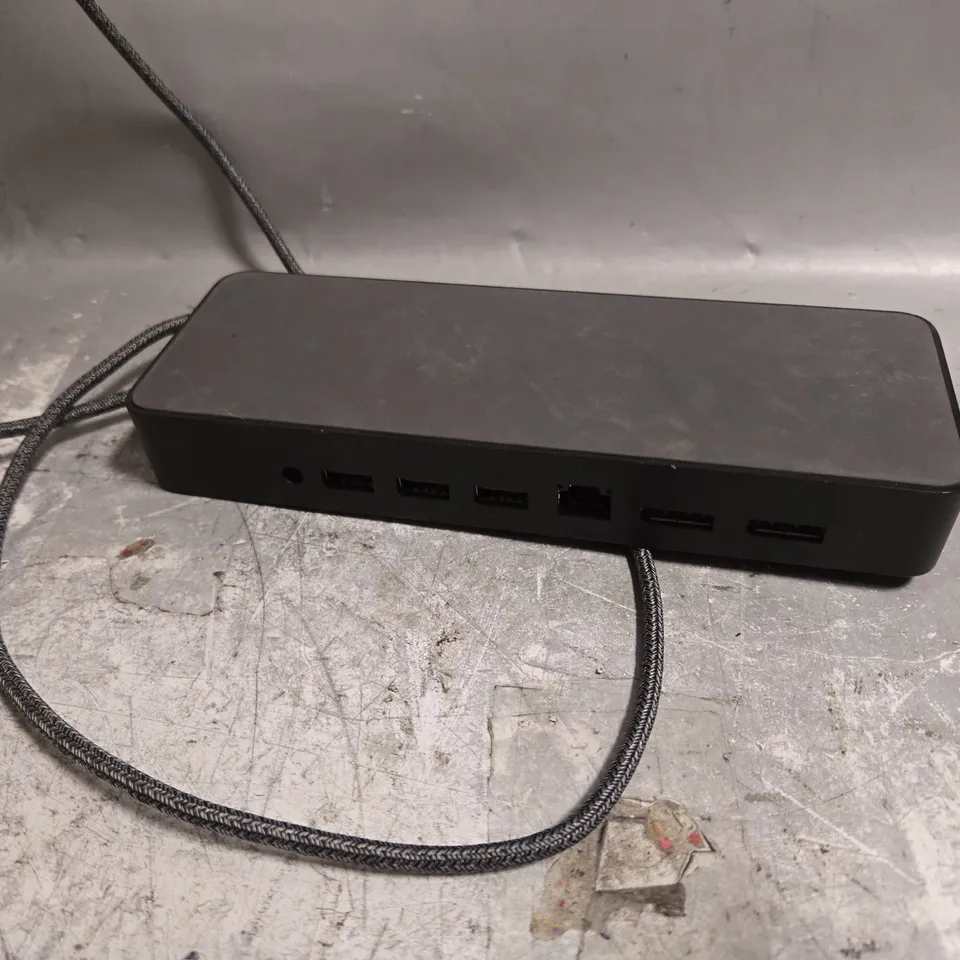HP USB-C UNIVERSAL DOCK 