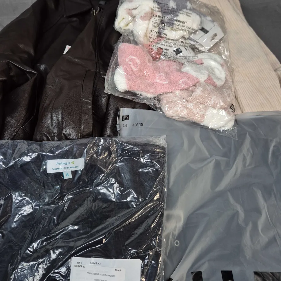 APPROXIMATELY 25 ASSORTED CLOTHING ITEMS IN VARIOUS SIZES, STYLES & COLOURS TO INCLUDE BRANDS SUCH AS ZARA, SHEIN, HALARA, ETC - COLLECTION ONLY