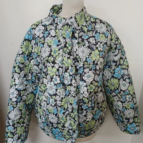 WOMENS OUTERWEAR FLORAL QUILTED JACKET SIZE UNSPECIFIED