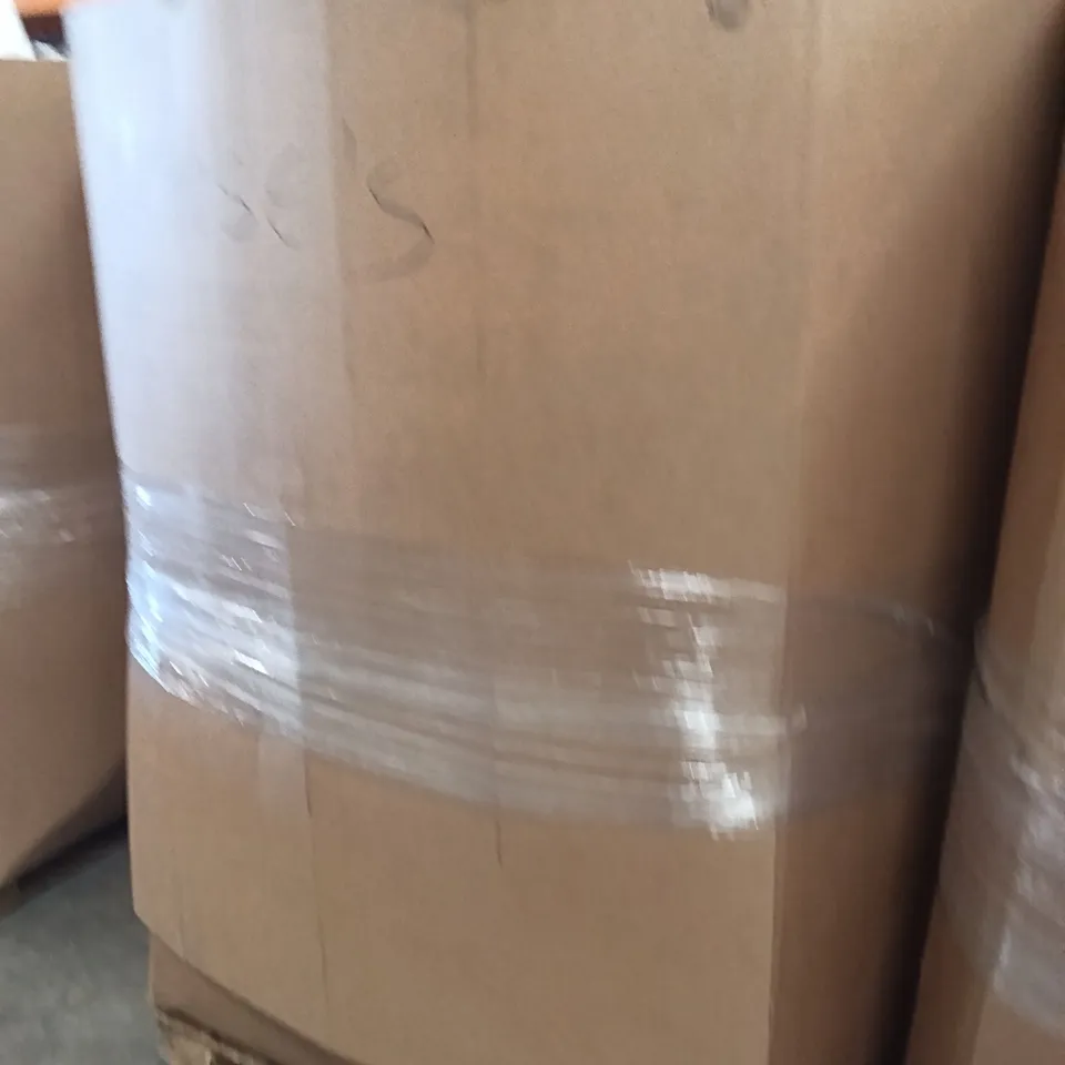 PALLET CONTAINING A LARGE QUANTITY OF HOSES