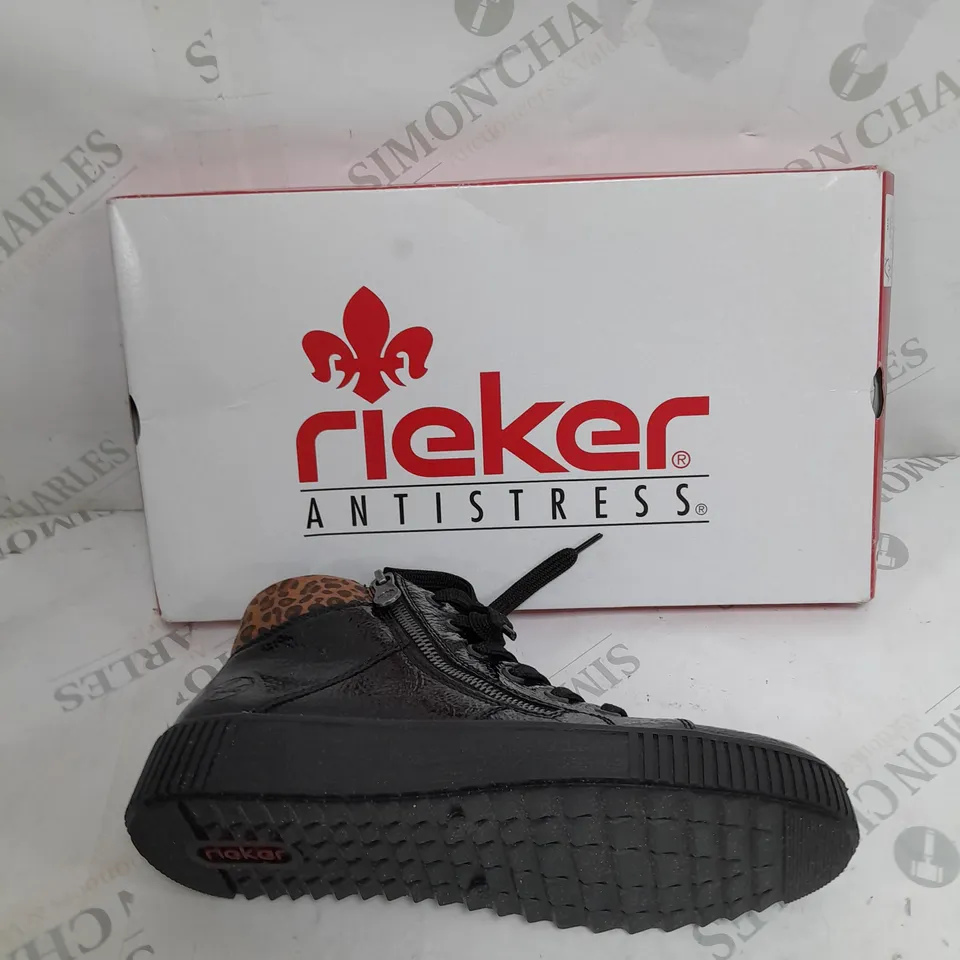 BOXED PAIR OF RIEKER HIGH TOP TRAINERS IN BLACK SIZE 6