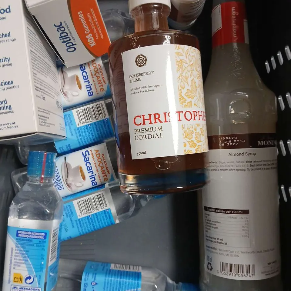 APPROXIMATELY 10 ASSORTED FOOD/DRINK PRODUCTS TO INCLUDE OPTIBAC GUMMIES, CHRISTOPHER'S CORDIAL, ALMOND SYRUP ETC  