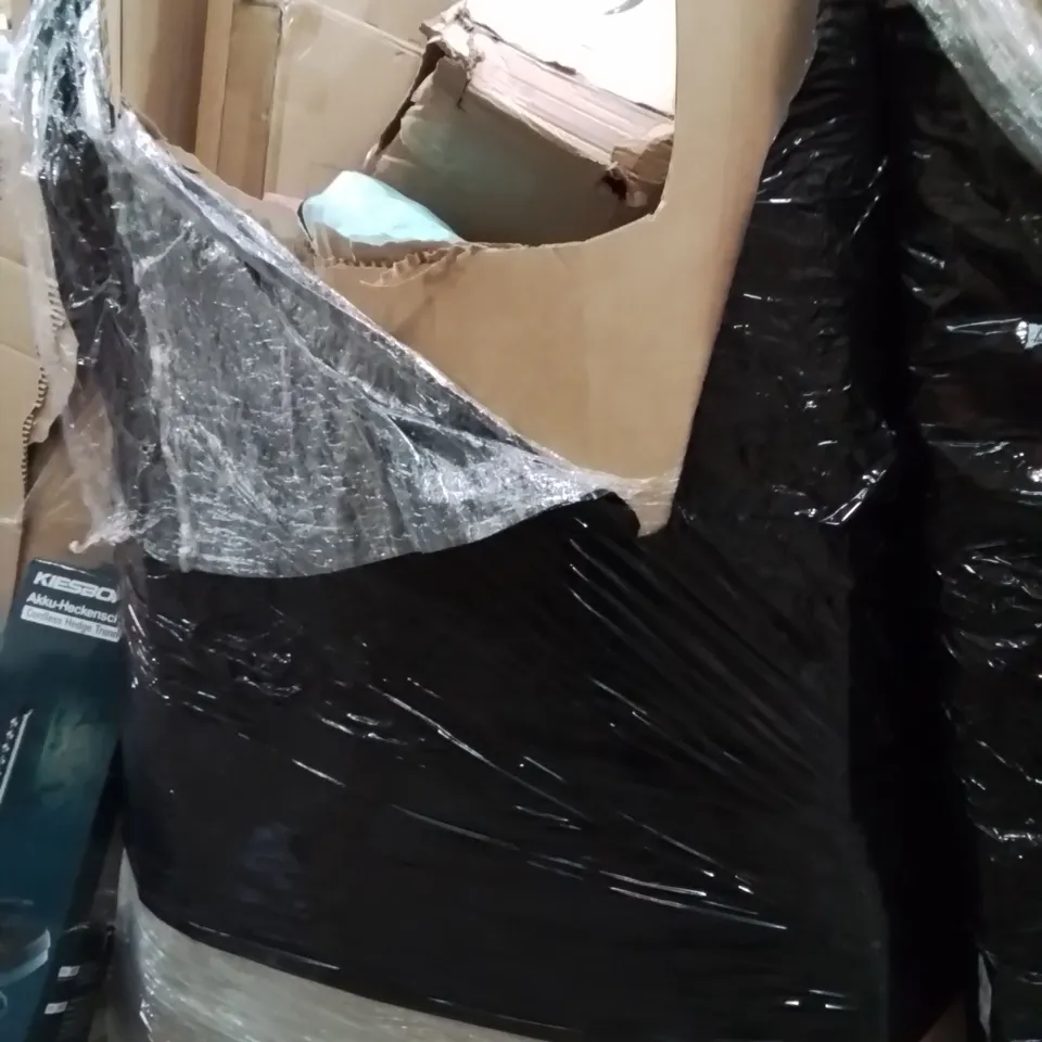 PALLET OF ASSORTED HOUSEHOLD GOODS AND PRODUCTS TO INCLUDE;RETRACTABLE SAFETY GATE,FULL LENGTH MIRROR,FAN