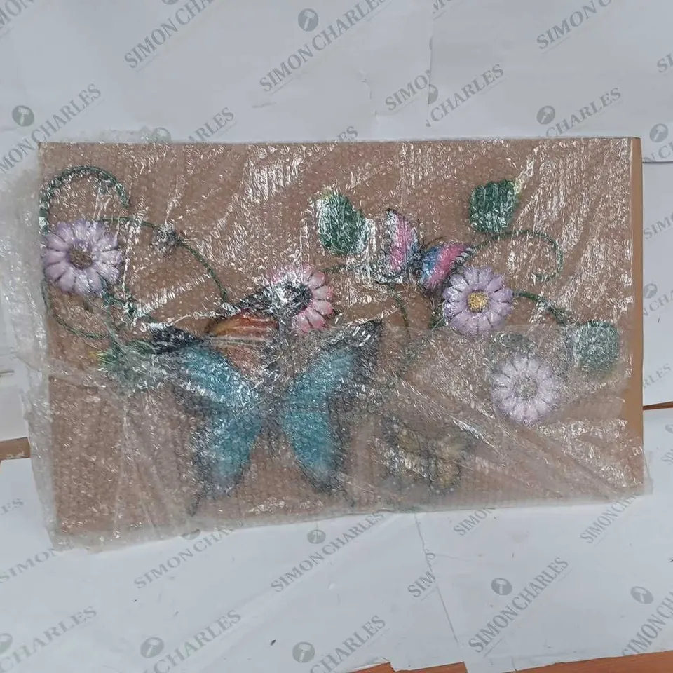 JEN BUTTERFLY WALL LIGHT
