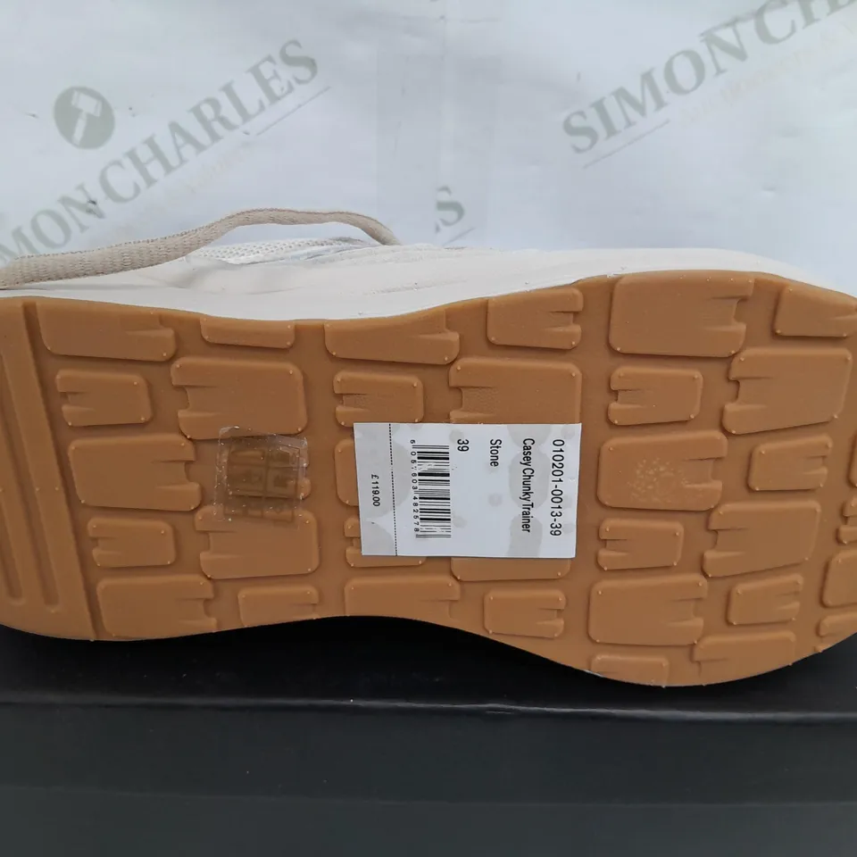 BOXED PAIR OF HUSH CASEY CHUNKY TRAINERS IN STONE - SIZE 39
