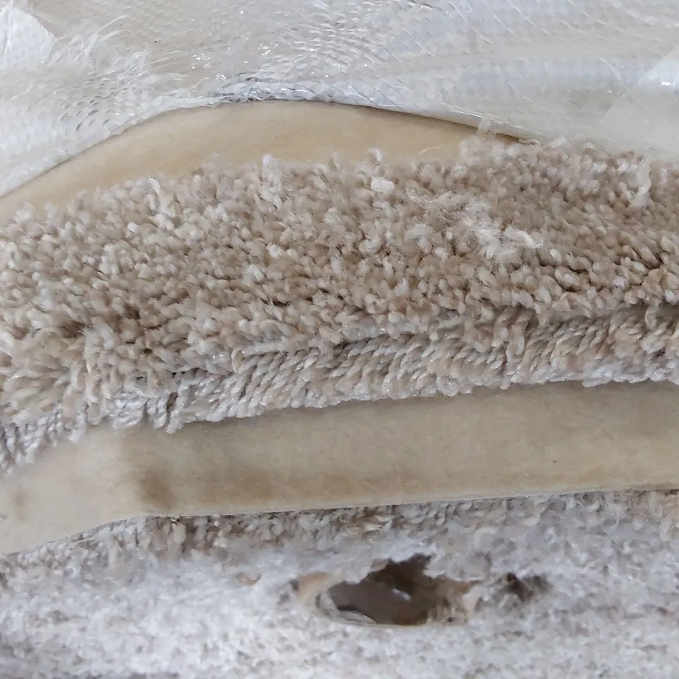 ROLL OF QUALITY DENVER 663/675 CARPET IN PEANUT - APPROXIMATELY 20M L X 4M W