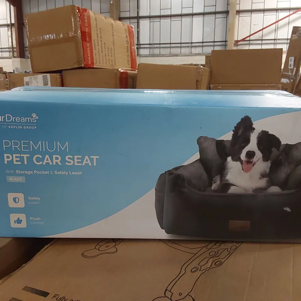 BOXED FURDREAMS PREMIUM PET CAR SEAT