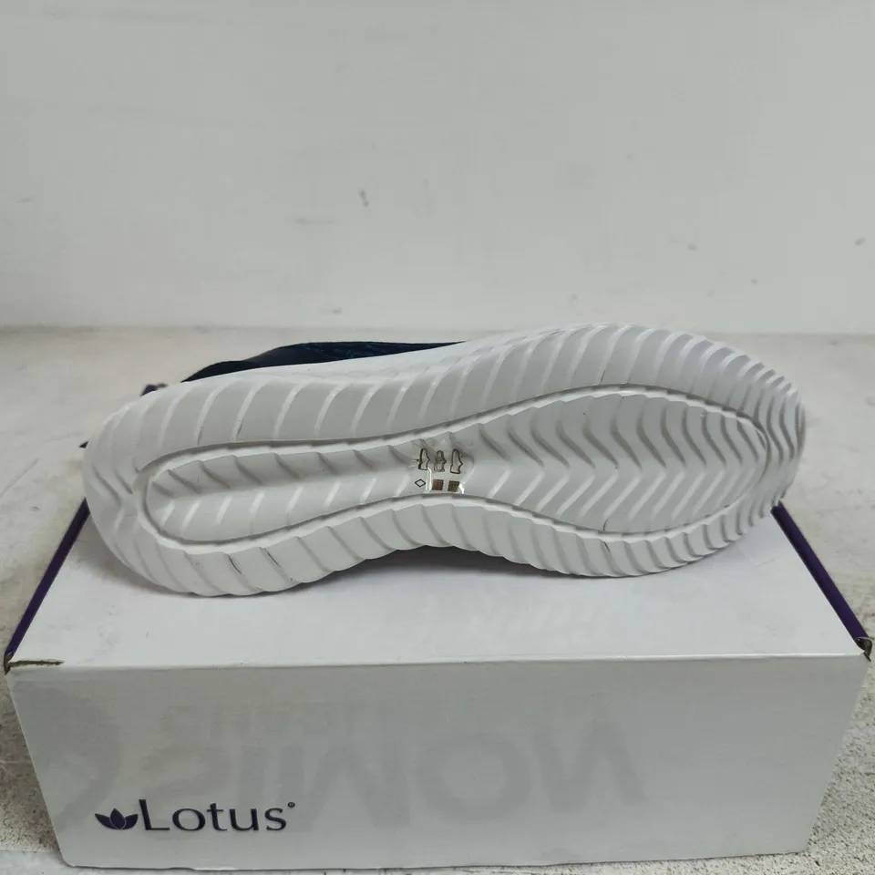 LOTUS GIRONA NAVY TRAINERS SIZE 40 BOXED