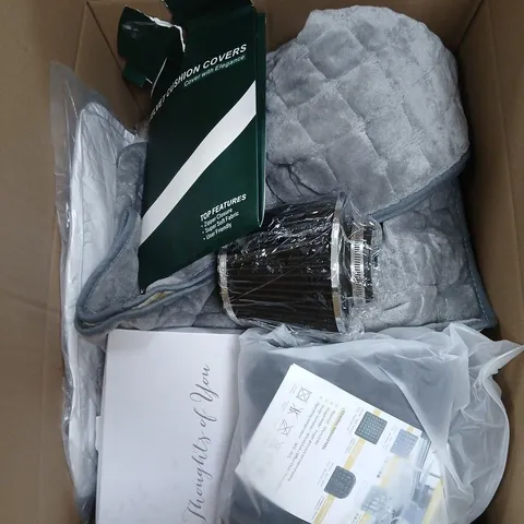 BOX OF APPROXIMATELY 15 ASSORTED HOUSEHOLD ITEMS 