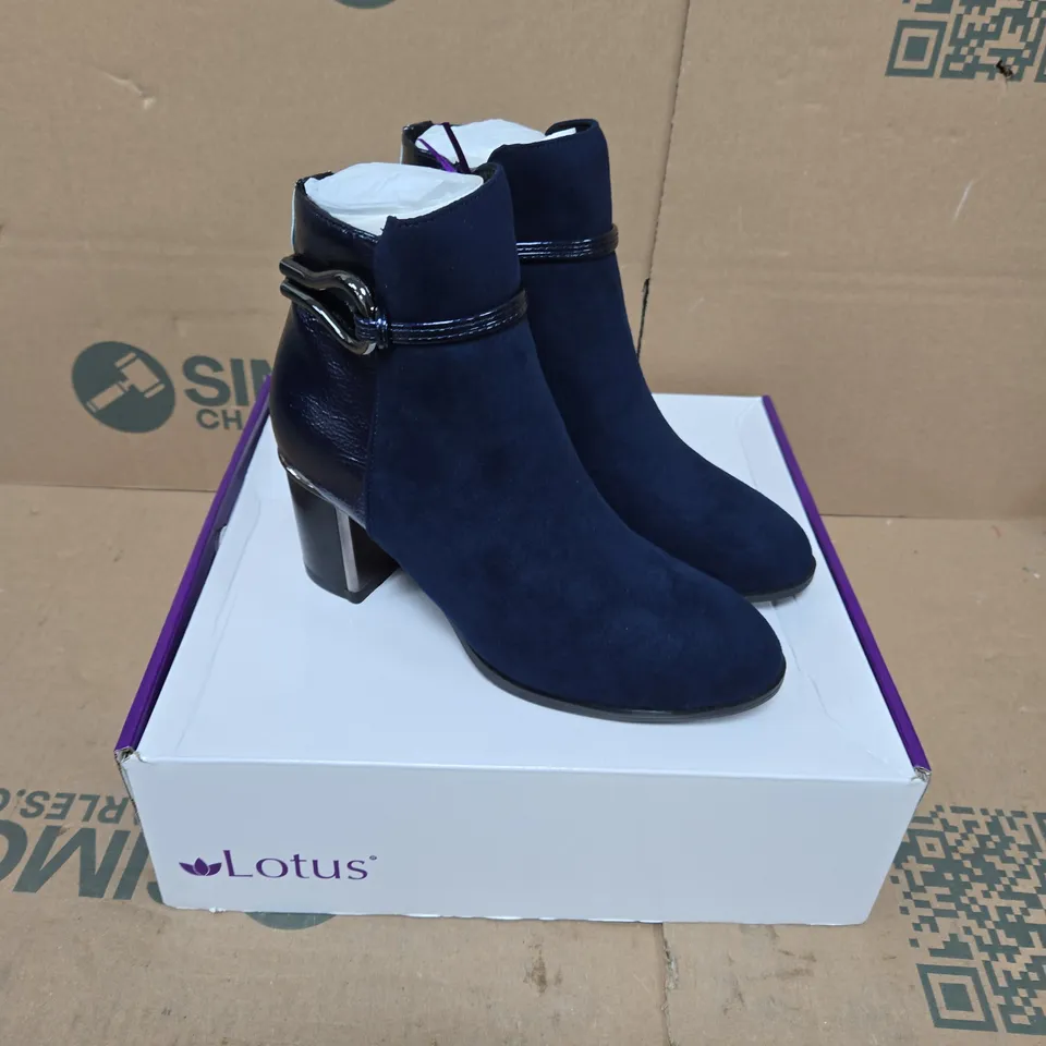 BOXED PAIR OF LOTUS EBONY BOOTS IN NAVY - UK 3