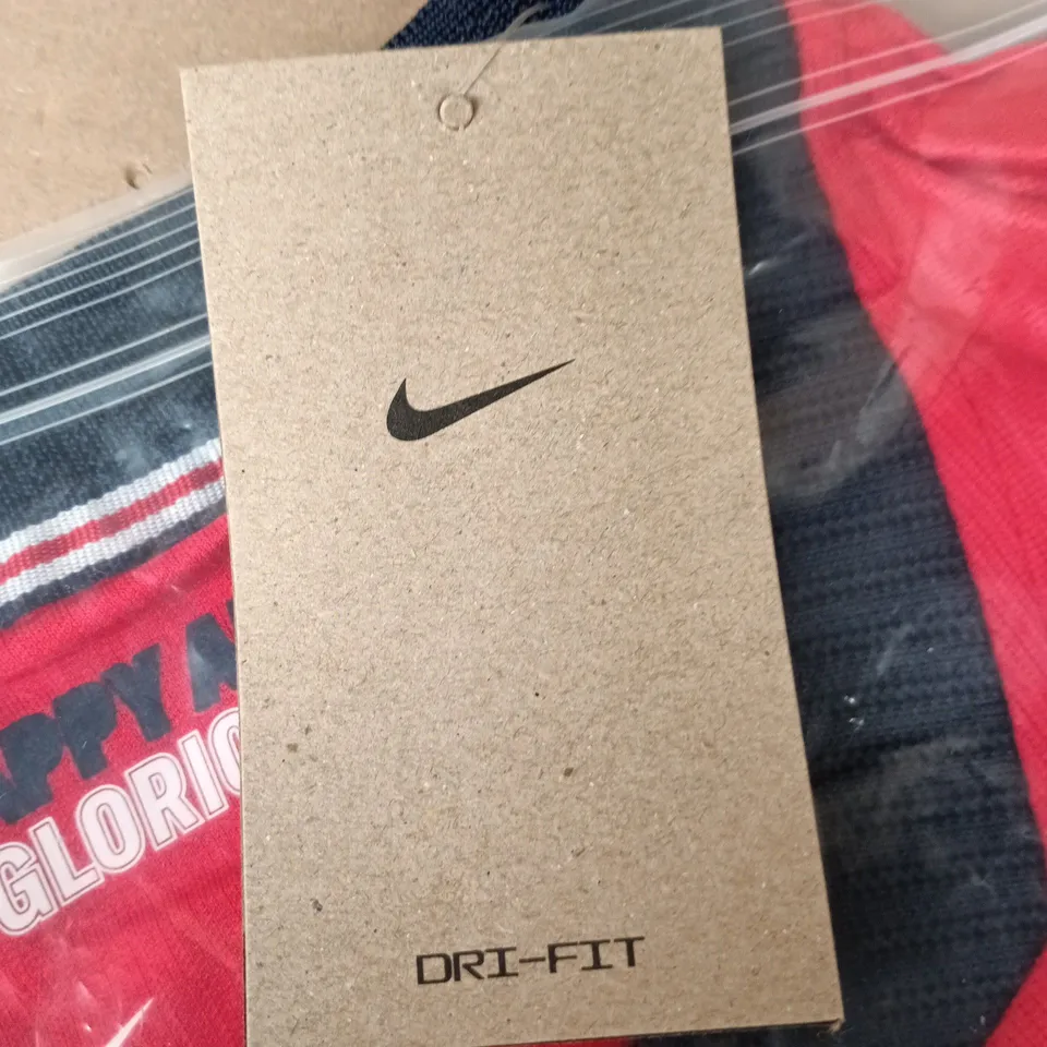 NIKE DRI-FIT MENS ENGLAND FOOTBALL SHIRT – XL 