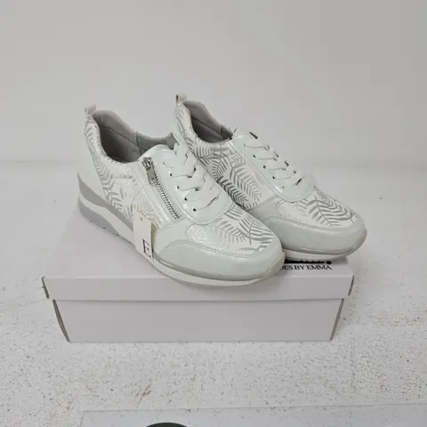 SHOES BY EMMA TROPICAL WHITE TRAINERS – UK 4