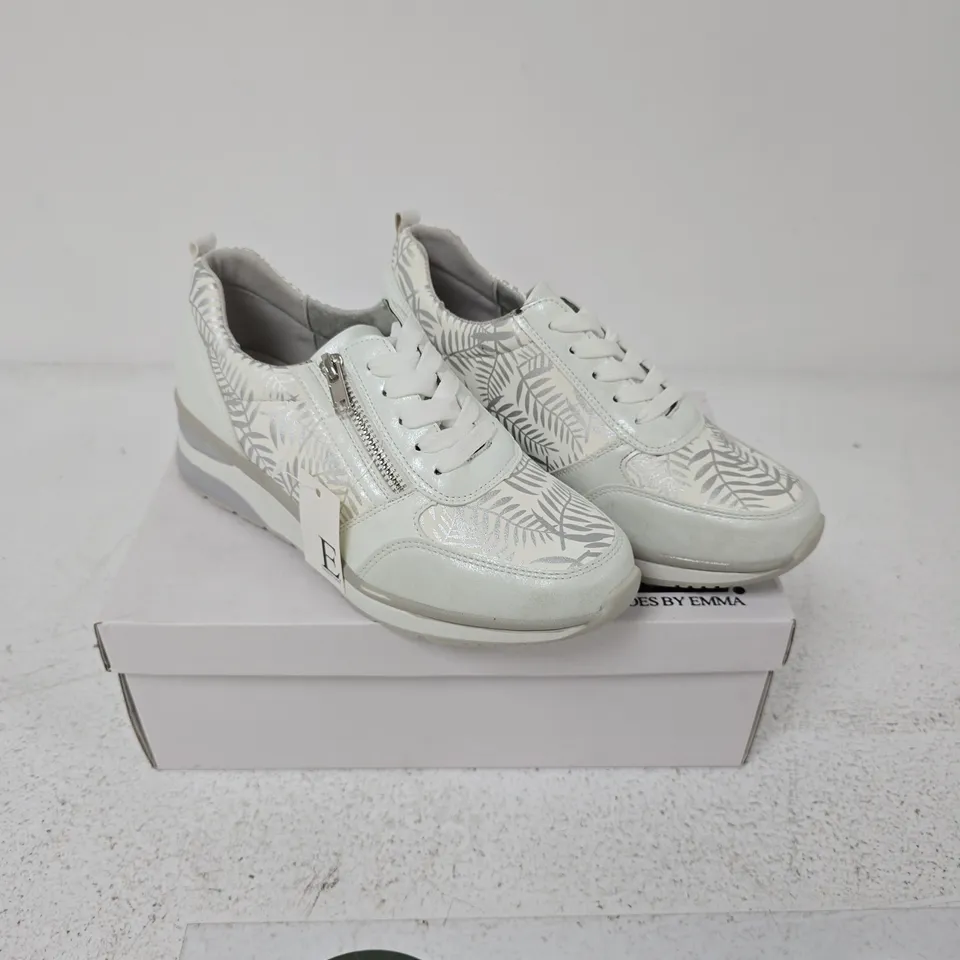 SHOES BY EMMA TROPICAL WHITE TRAINERS – UK 4