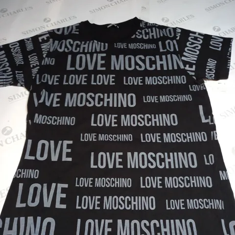 LOVE MOSCHINO PRINT T-SHIRT SIZE M