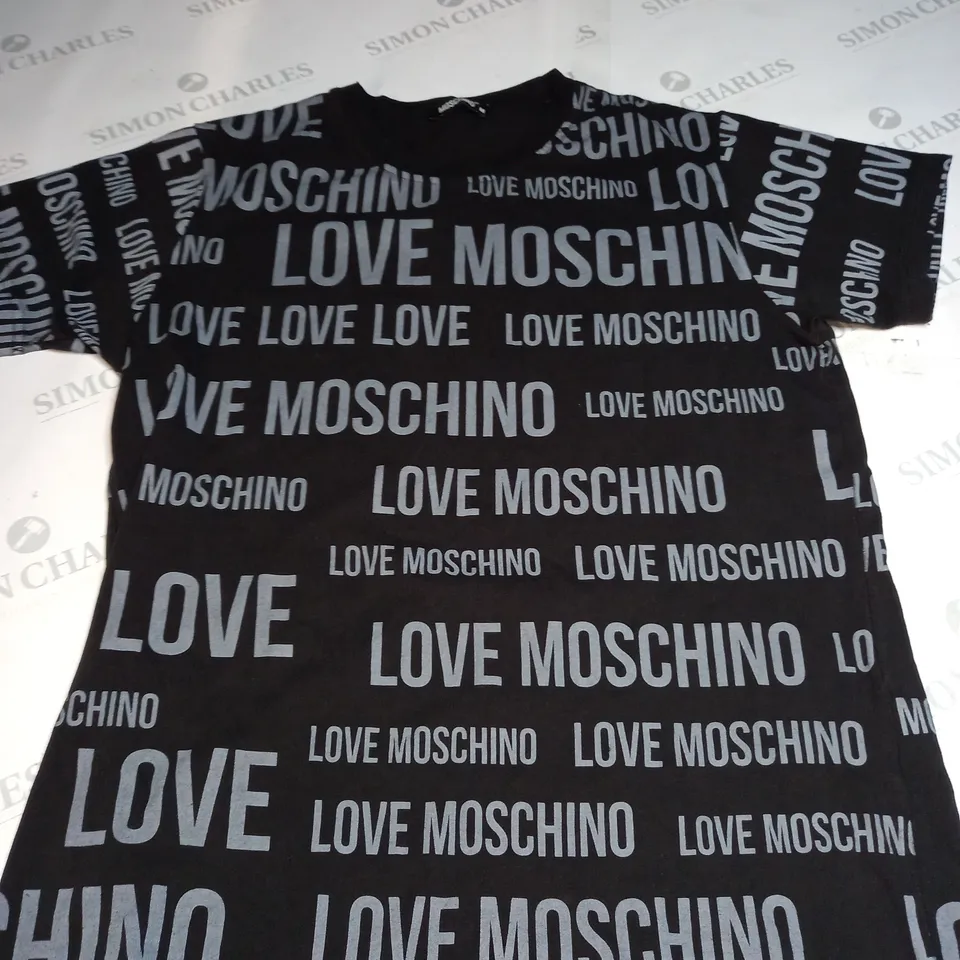 LOVE MOSCHINO PRINT T-SHIRT SIZE M