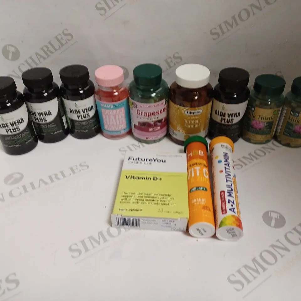 APPROXIMATELY 10 ASSORTED HEALTH & VITAMIN PRODUCTS TO INCLUDE CHEWABLE HAIR VITAMINS, VITAMIN C, MILK THISTLE ETC 